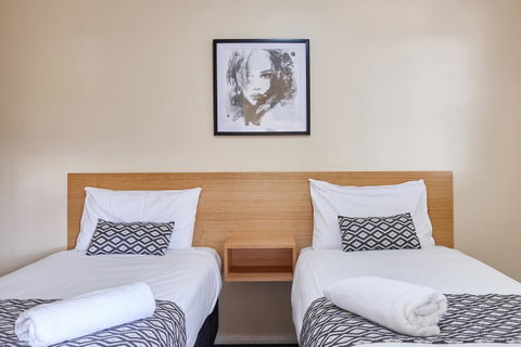 Elphin Serviced Apartments - Sydneys Hotel 3