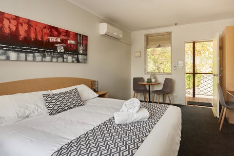 Elphin Serviced Apartments - Sydneys Hotel 22