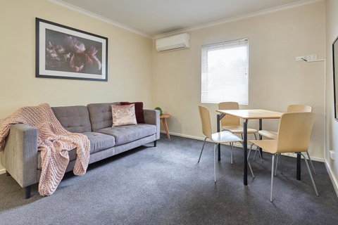 Elphin Serviced Apartments - Sydneys Hotel 7