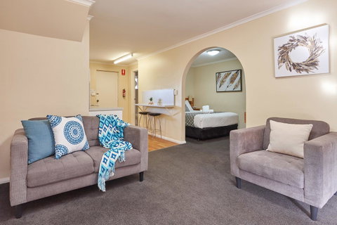 Elphin Serviced Apartments - Sydneys Hotel 9