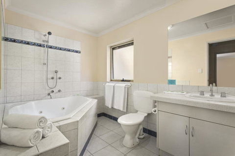 Elphin Serviced Apartments - Sydneys Hotel 37