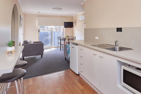 Elphin Serviced Apartments - Sydneys Hotel 8
