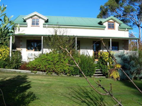Platypus Park Country Retreat - Sydneys Hotel 13