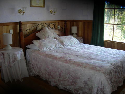 Platypus Park Country Retreat - Sydneys Hotel 36