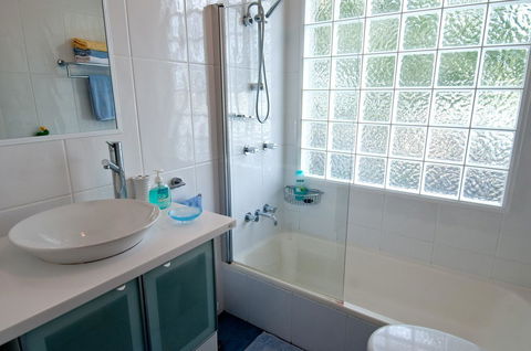970 Adventure Bay Road - Sydneys Hotel 12