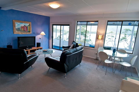 970 Adventure Bay Road - Sydneys Hotel 9