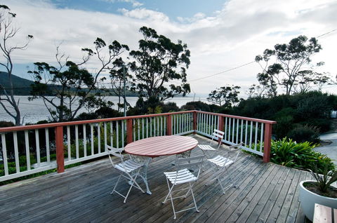970 Adventure Bay Road - Sydneys Hotel 0