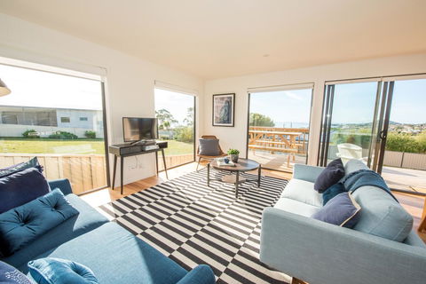 Beach House XIV - Sydneys Hotel 0