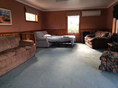 Our Cottage - Sydneys Hotel 5