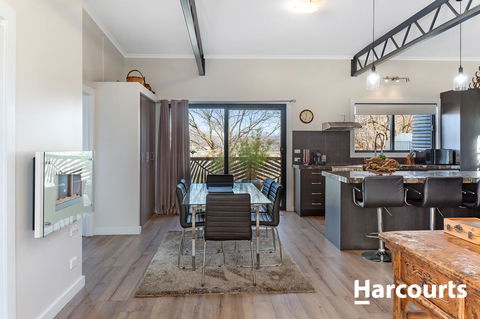 The WeareHouse In Deloraine - Sydneys Hotel 22