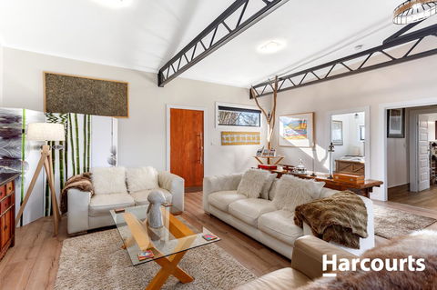 The WeareHouse In Deloraine - Sydneys Hotel 13