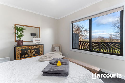 The WeareHouse In Deloraine - Sydneys Hotel 10