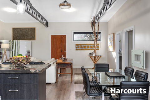 The WeareHouse In Deloraine - Sydneys Hotel 8