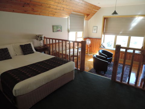 Bushman's Cafe - Sydneys Hotel 12