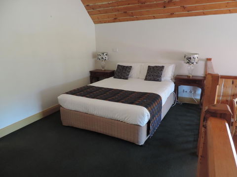 Bushman's Cafe - Sydneys Hotel 13