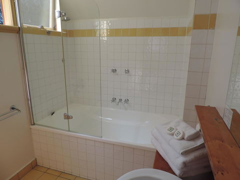 Bushman's Cafe - Sydneys Hotel 10