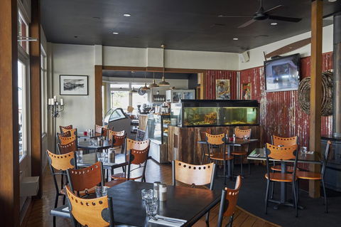 Bushman's Cafe - Sydneys Hotel 3