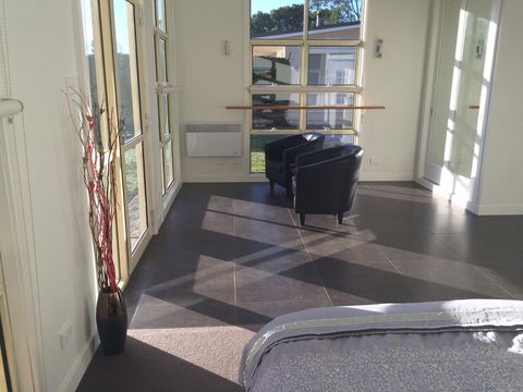 Riverwalk B&B - Sydneys Hotel 39