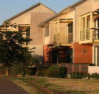 Newcastle Harbourside Terraces - Sydneys Hotel