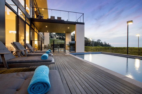 Newhaven Luxury Family Home With Bay Views, Large Pool, Jacuzzi, Tennis Court, Playground - Sydneys Hotel 0