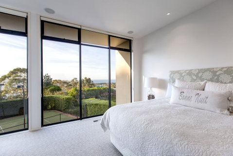 Newhaven Luxury Family Home With Bay Views, Large Pool, Jacuzzi, Tennis Court, Playground - Sydneys Hotel 2