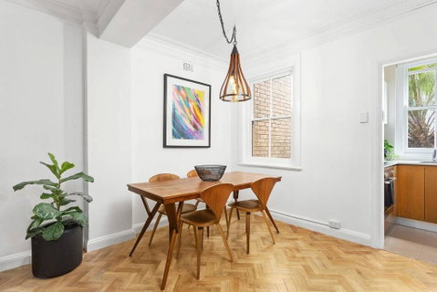 Newly Renovated Potts Point 2BR Art Deco - Sydneys Hotel 1