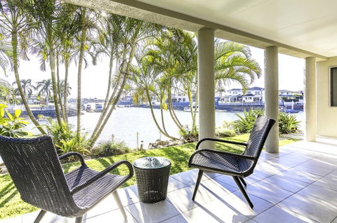 NewPort Dream Quiet Island - No Party - Sydneys Hotel 1