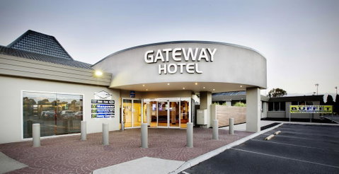 Nightcap At Gateway Hotel - Sydneys Hotel 1