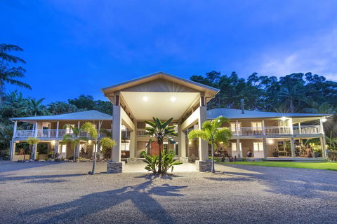 Noosa Haven - Sydneys Hotel 1