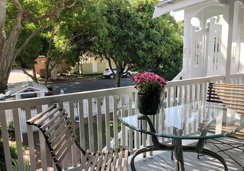 Number 12 B&B - Sydneys Hotel 2
