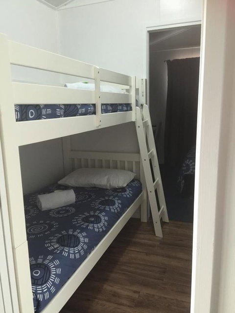 Oakridge Motel Tourist Park - Sydneys Hotel 2