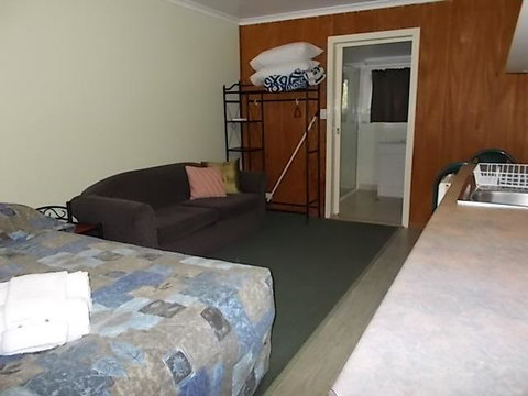 Oakridge Motel Tourist Park - Sydneys Hotel 0