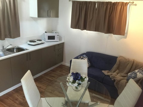 Oakridge Motel Tourist Park - Sydneys Hotel 1