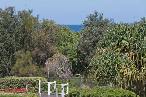 OCEAN RETREAT ON SALT 5203 - Sydneys Hotel 3