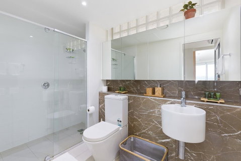 Ocean Views - Sydneys Hotel 2