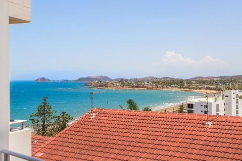 Ocean Views - Sydneys Hotel 0