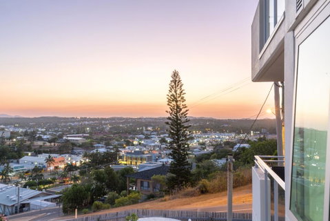 Ocean Views - Sydneys Hotel 3