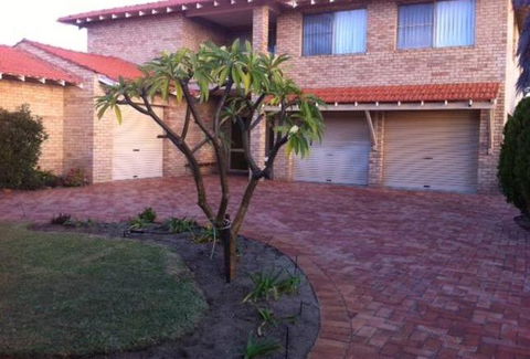 Ocean Vista Beach Stay - Sydneys Hotel 1