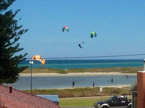 Ocean Vista Beach Stay - Sydneys Hotel 0