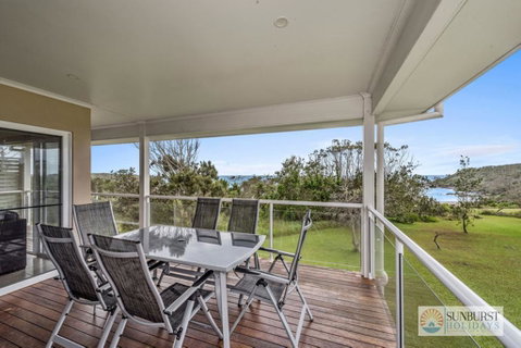 Oceanview Beach Front - Sydneys Hotel 1
