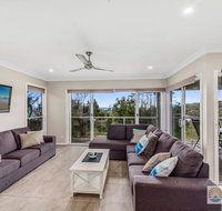 Oceanview Beach Front - Sydneys Hotel