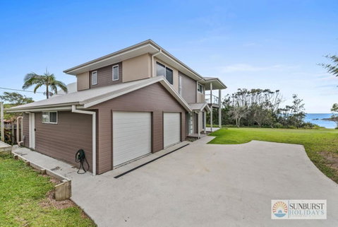 Oceanview Beach Front - Sydneys Hotel 3