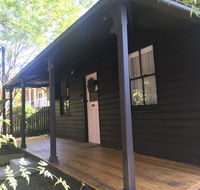 Old Railway Cottage - Sydneys Hotel