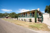 Book Swanport Accommodation Vacations Sydneys Hotel Sydneys Hotel