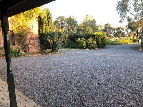 Olde Horsham Motor Inn - Sydneys Hotel 0