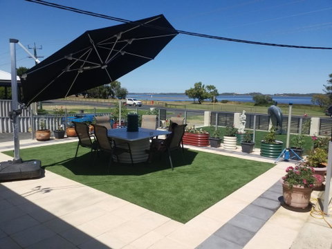 ON THE ESTUARY - Sydneys Hotel 3