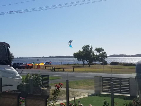 ON THE ESTUARY - Sydneys Hotel 1