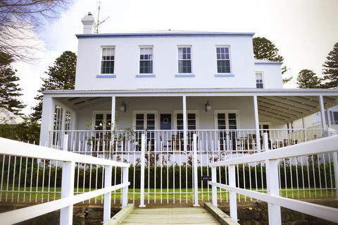 Oscars Waterfront Boutique Hotel - Sydneys Hotel 0