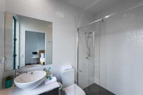 Oxford Steps - Executive 2BR Bulimba Apartment Across From The Park On Oxford St - Sydneys Hotel 2
