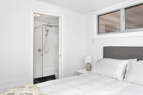 Pa's Beach House - Apartment 1 - Sydneys Hotel 2